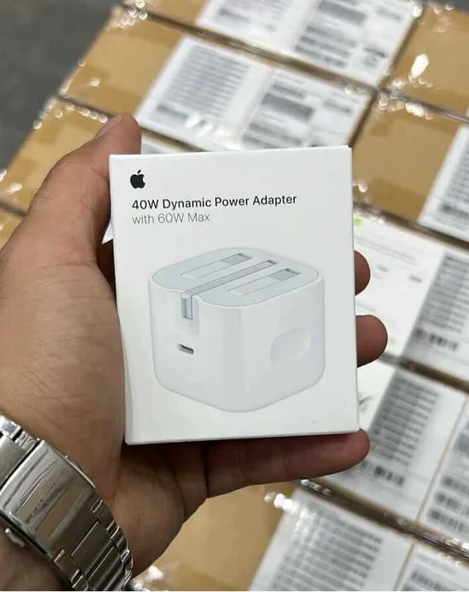 Apple 40W Dynamic Fast Charging Adapter 3-Pin UK Variant + Braided Cable - product image 1