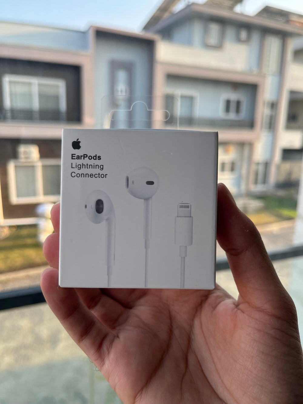 EarPods (Lightning Connector) - product image 1