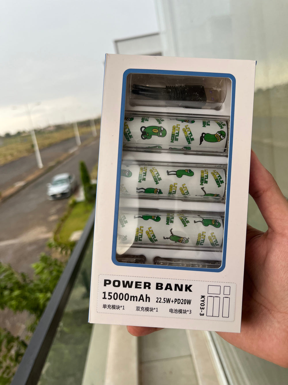 15000mAh 22.5W Fast Charging Power Bank with PD20W USB-C & Built-in Lightning Cable – KY03-3 - product image 8