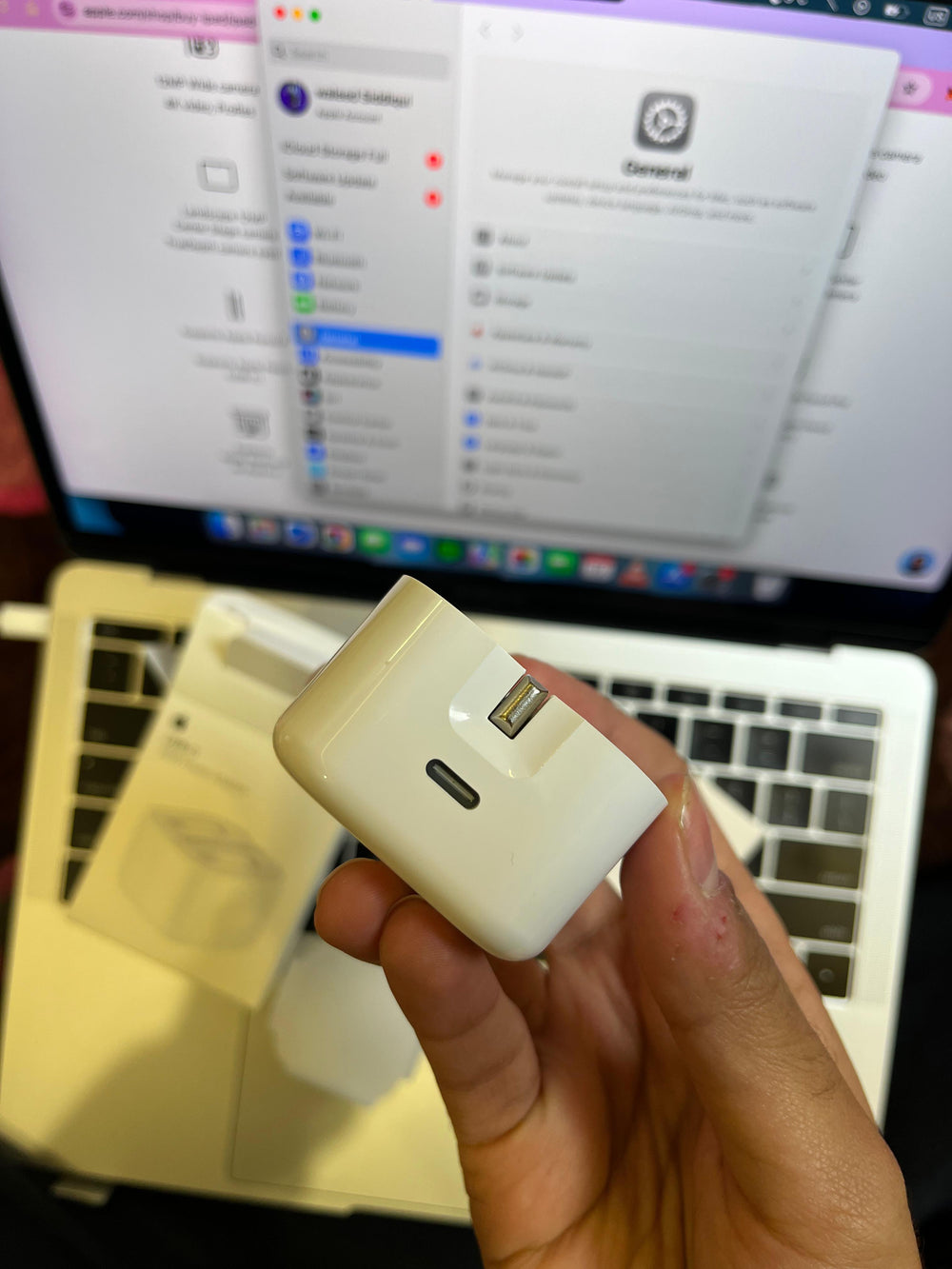 Apple 20W USB-C Fast Charger + Free Data Cable - product image 5