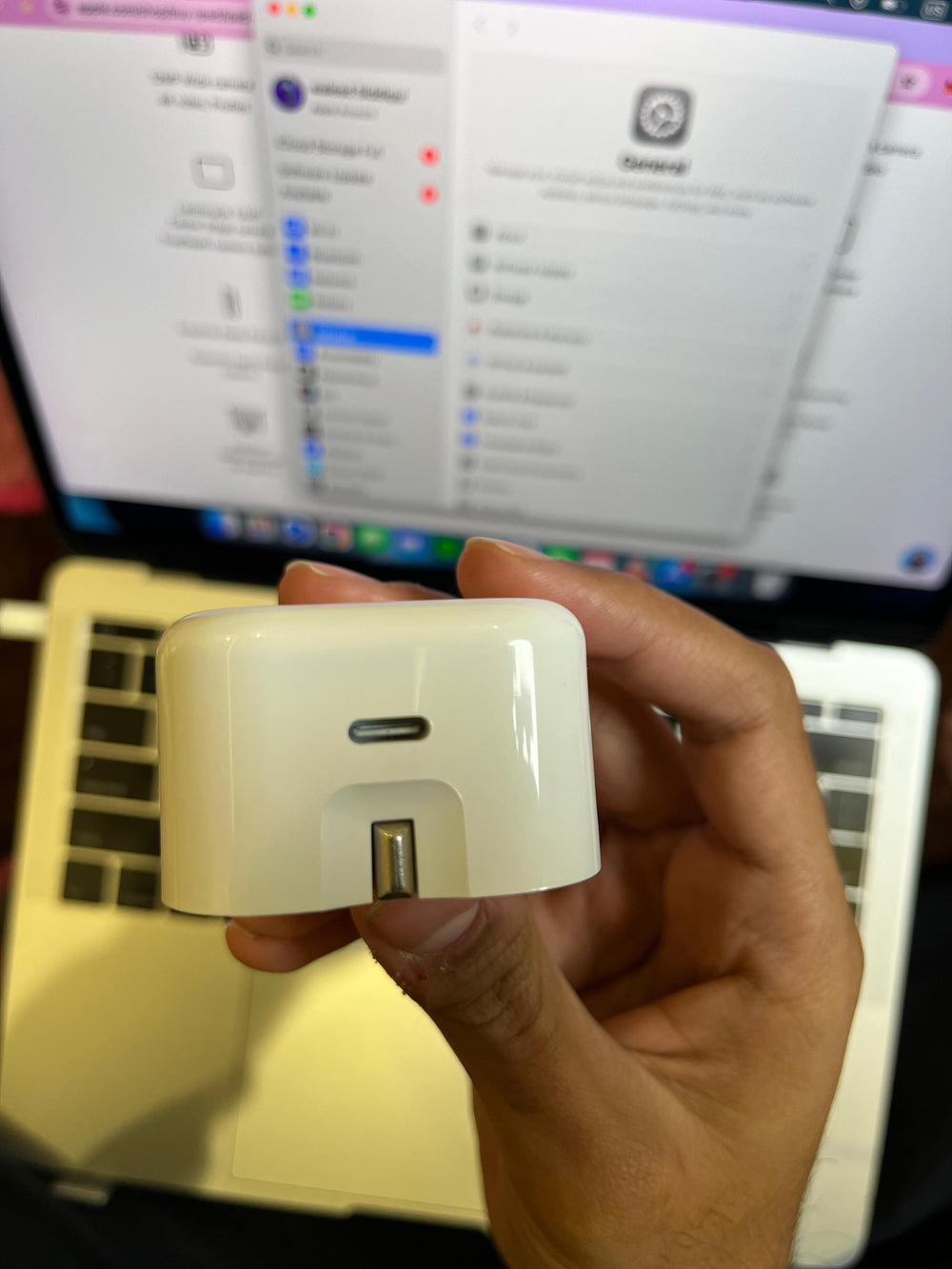 Apple 20W USB-C Fast Charger + Free Data Cable - product image 4