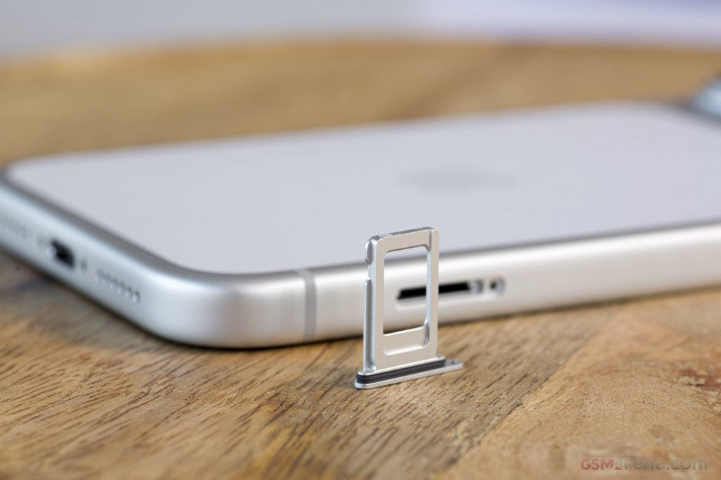 iPhone 17 Pro Max Master Silver