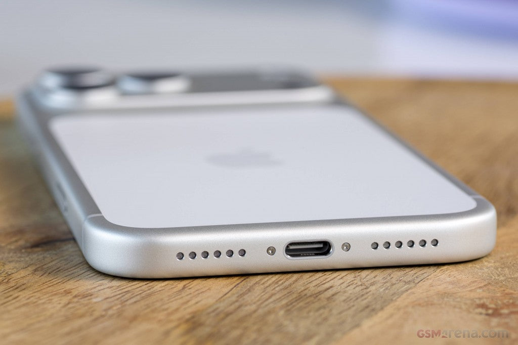 iPhone 17 Pro Max Master Silver
