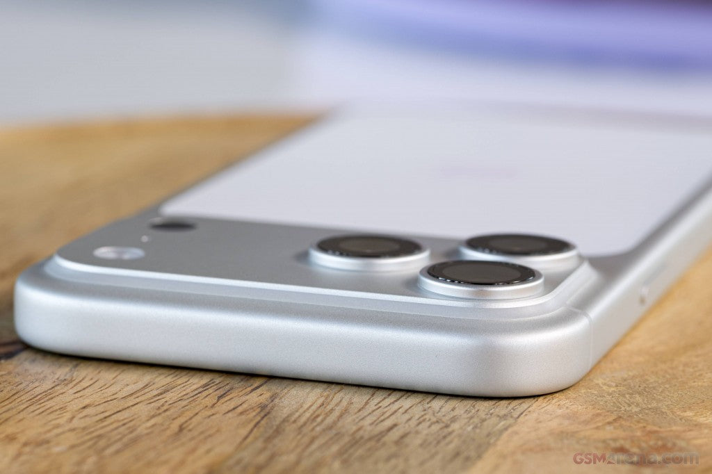 iPhone 17 Pro Max Master Silver